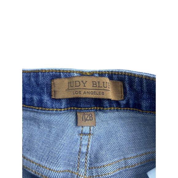 Judy Blue Jeans Women’s 7/28 Mid Wash Straight Leg Raw Hem Distressed Denim - Picture 2 of 8